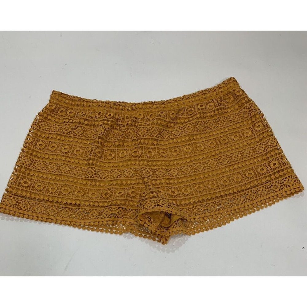 H & M Women’s Shorts With Lace Overlay Size Medium, Lined, Pull-on Gold